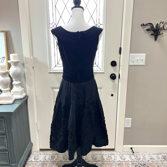 🖤 Cache Black V-Neck Embroidered A-Line Cocktail Dress – Size 10 - Picture 4 of 9